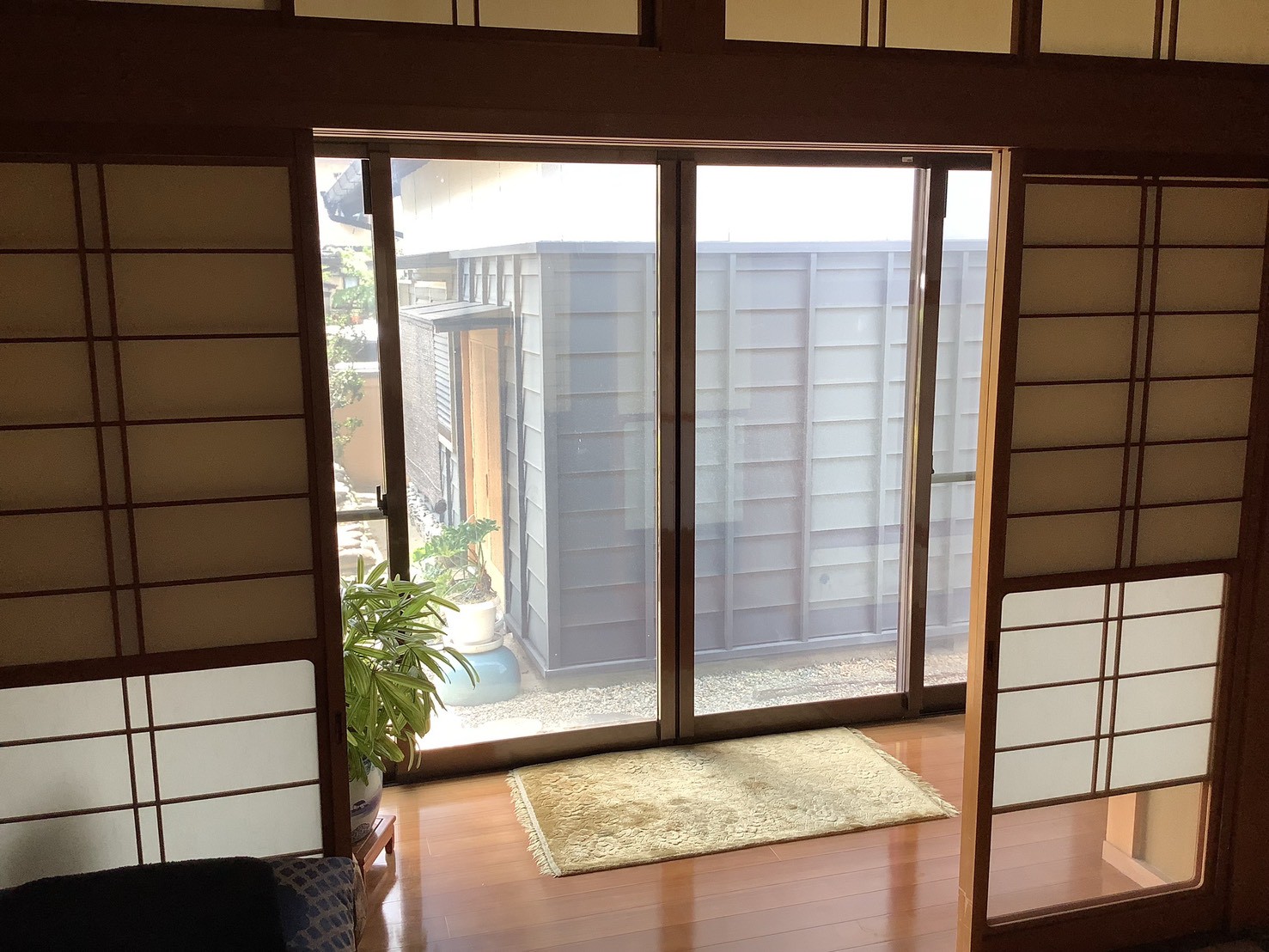 和室側から見た北面の施工窓