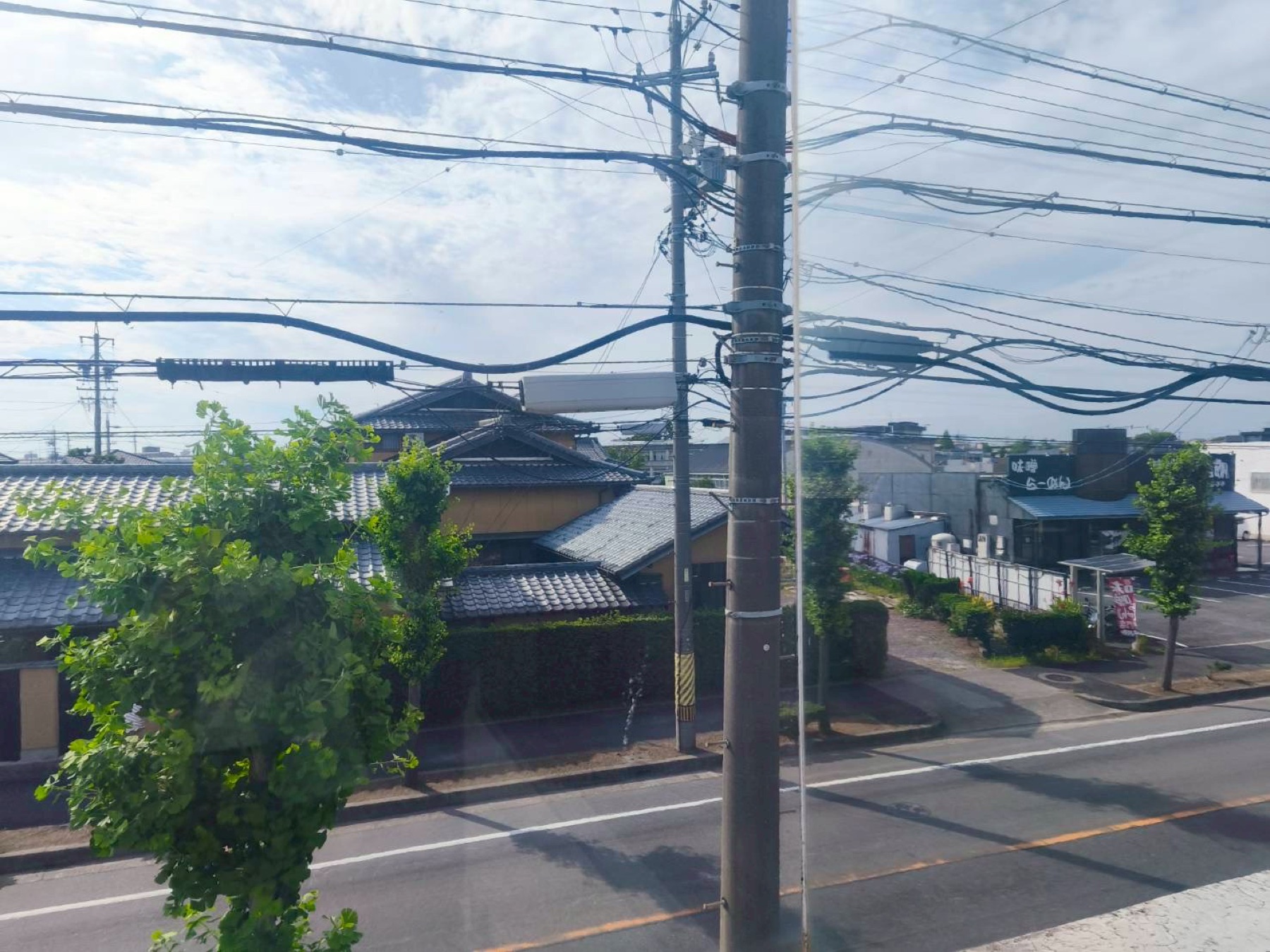 窓から見える西日対策の施工箇所